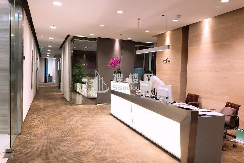 雷格斯-尼盛广场